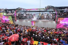 Imagem de Domingo de Carnaval na Barra-Ondina