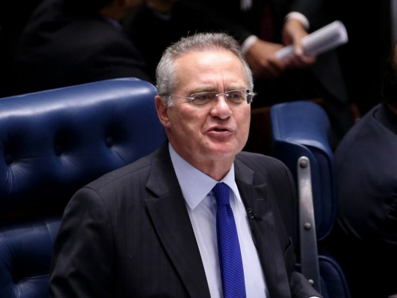 Imagem de Renan Calheiros reage após Bolsonaro diminuir carta pela democracia: 'Presidentezinho'