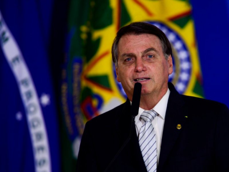 Imagem de Bolsonaro é o mais rejeitado entre os que moram em favelas e Lula lidera, diz pesquisa