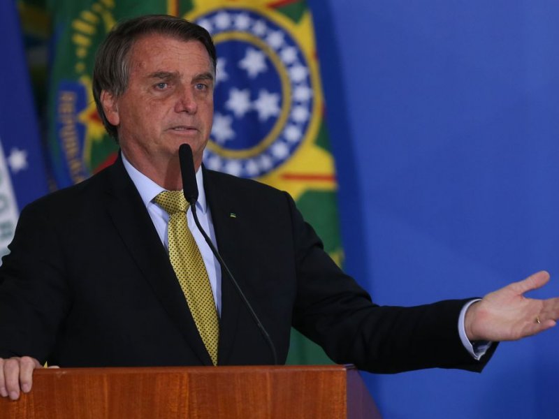 Imagem de Bolsonaro pede ao TSE para trocar foto na urna após incômodo na campanha; confira