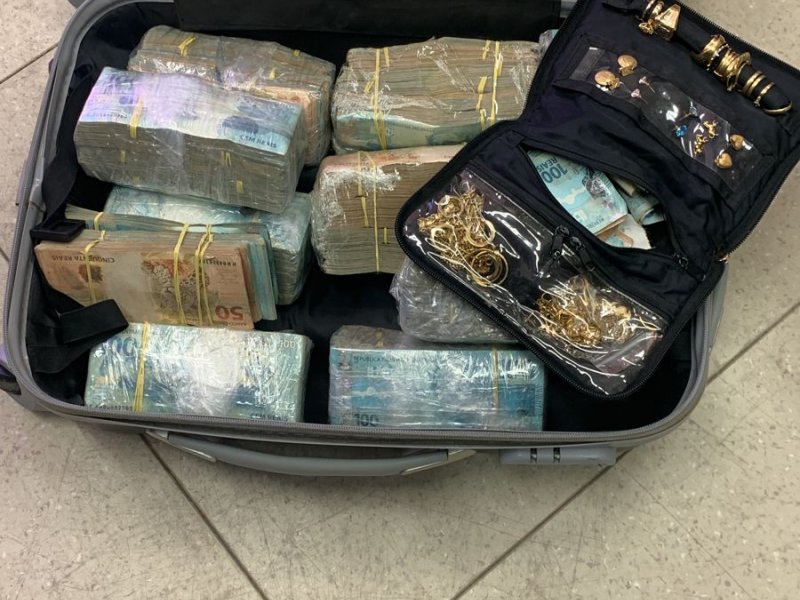 Imagem de PF prende foragido de Goiás em casa de R$ 15 milhões na Bahia 