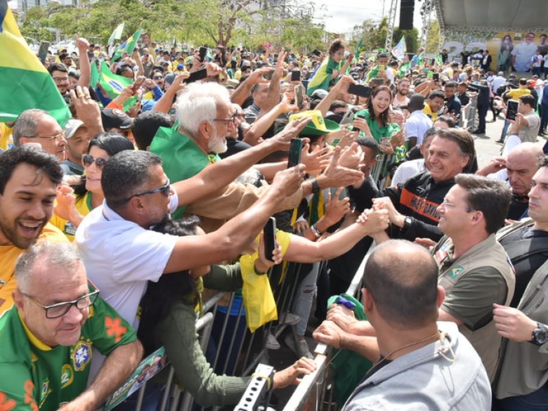 Imagem de Em discurso na Bahia, Bolsonaro volta atrás e admite que país passa fome