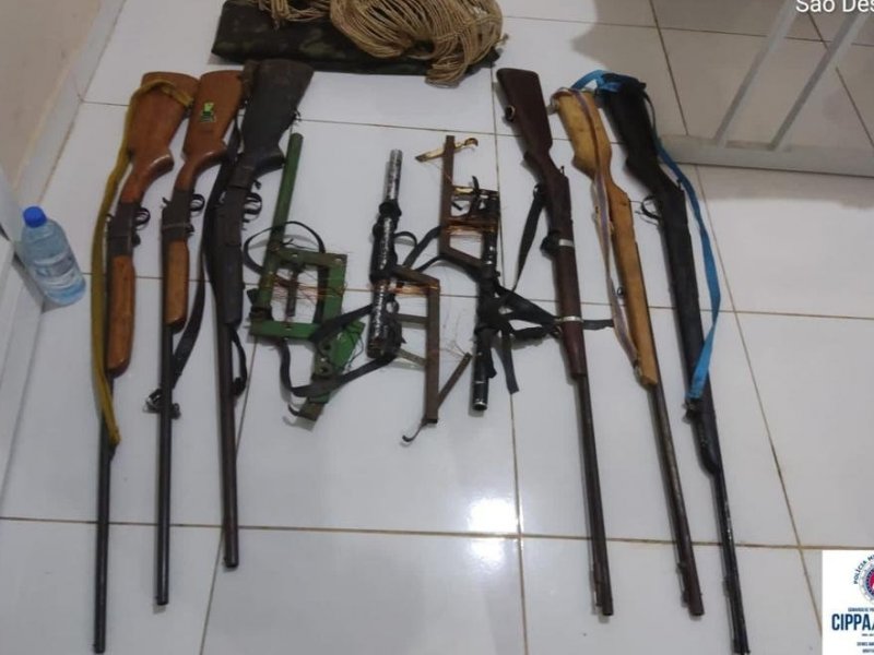Imagem de Três pessoas são presas com armas e carne de caça ilega em São Desidério
