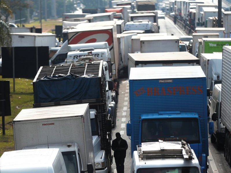 Imagem de Transportadores rodoviários de carga não precisarão renovar registro