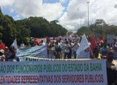 Imagem de Servidores estaduais protestam no CAB por reajuste salarial