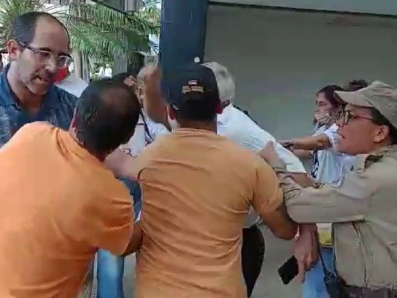 Imagem de VÍDEO: Confusão marca segundo dia de paralisação dos professores da rede estadual