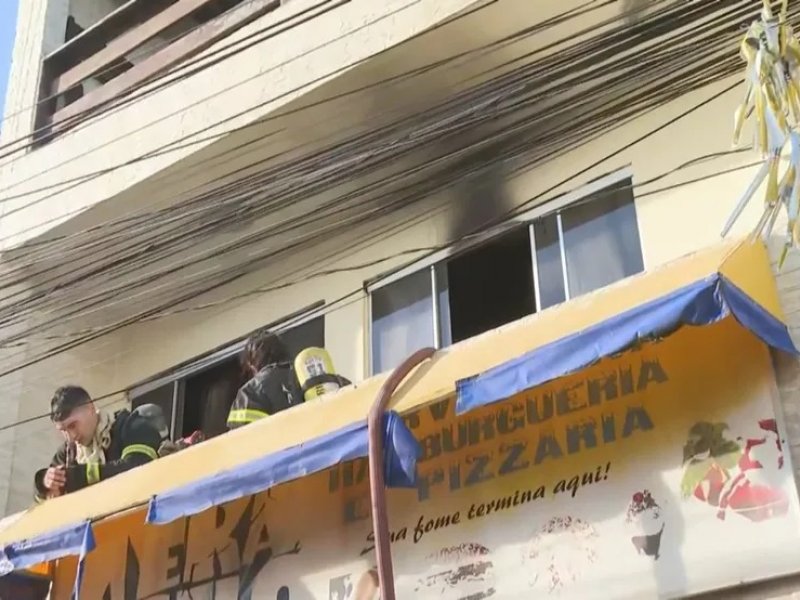 Imagem de Vela causa incêndio em imóvel de Salvador; homem ficou ferido 