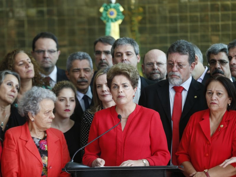 Imagem de Seis anos depois, MPF arquiva inquérito que resultou em impeachment de Dilma Roussef