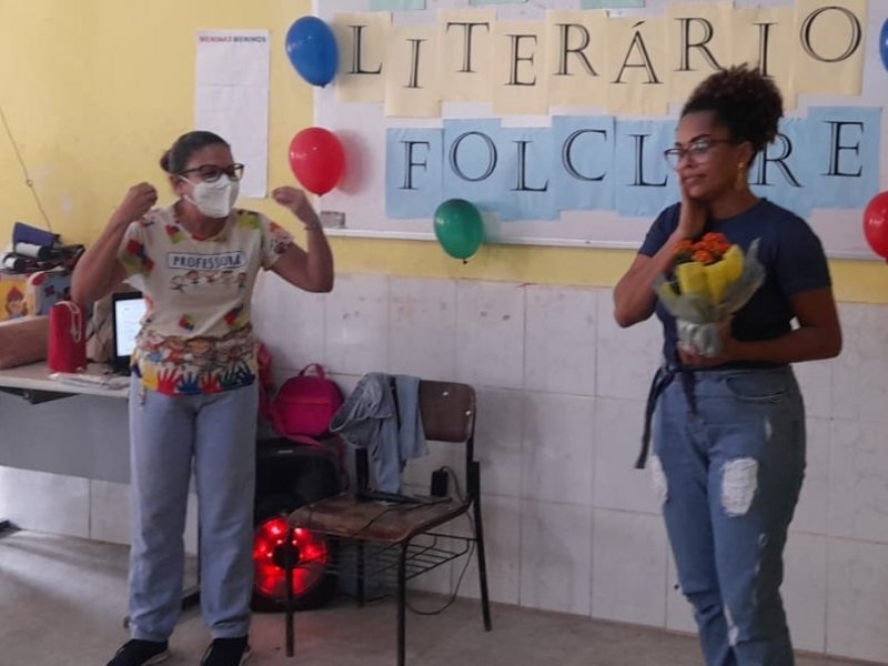 Imagem de Professora da rede municipal conquista primeiro lugar do Nordeste em concurso e ganha bolsa de estudos em Portugal