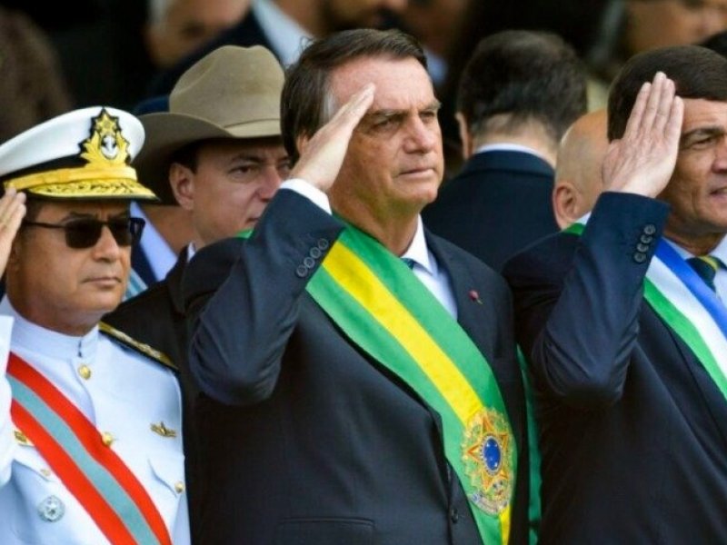 Imagem de Denúncia sobre aquisição de imóveis de irmãos de Bolsonaro será analisada por braço direito de Aras