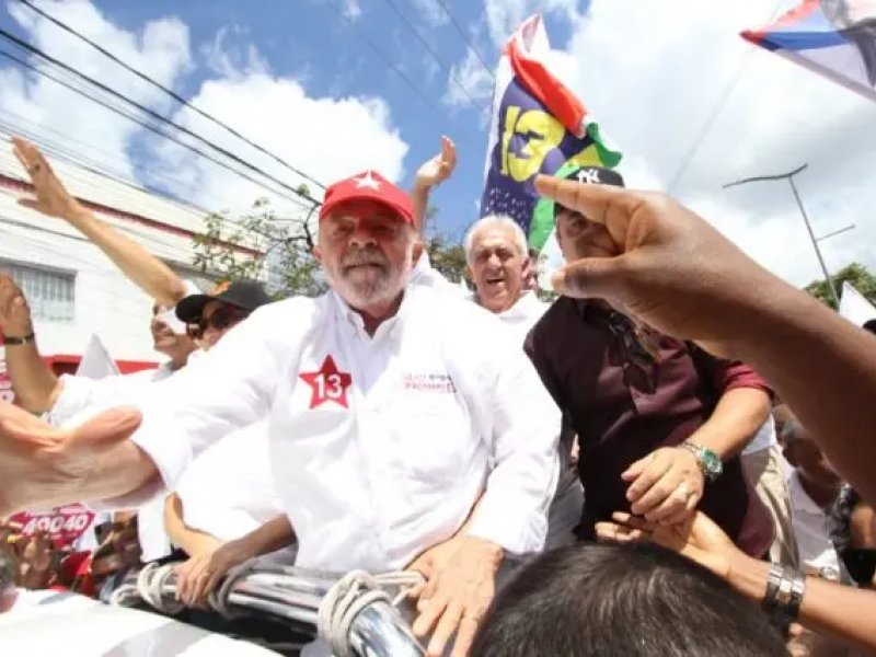 Imagem de Lula volta a Salvador para caminhada na Barra com Jerônimo