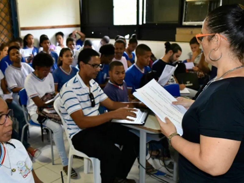 Imagem de Governo da Bahia convoca candidatos para provas do concurso para professor e coordenador pedagógico