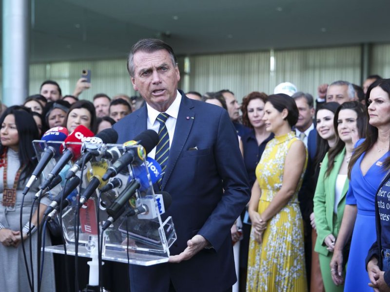 Imagem de Bolsonaro diz que tentará aprovar redução da maioridade penal, se reeleito