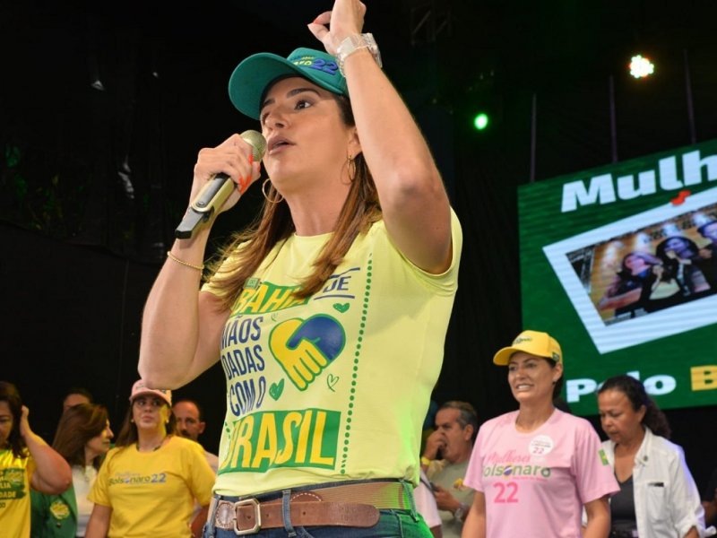 Imagem de Roberta Roma destaca missão dos apoiadores de Bolsonaro na Bahia: "Reverter votos"