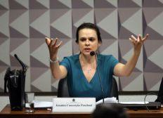 Imagem de Senador engana Janaína Paschoal e faz com que advogada defenda impeachment de Temer