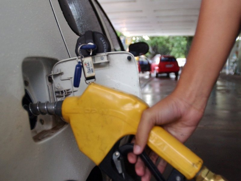 Imagem de Preço da gasolina sobe pela segunda semana seguida nos postos, diz ANP