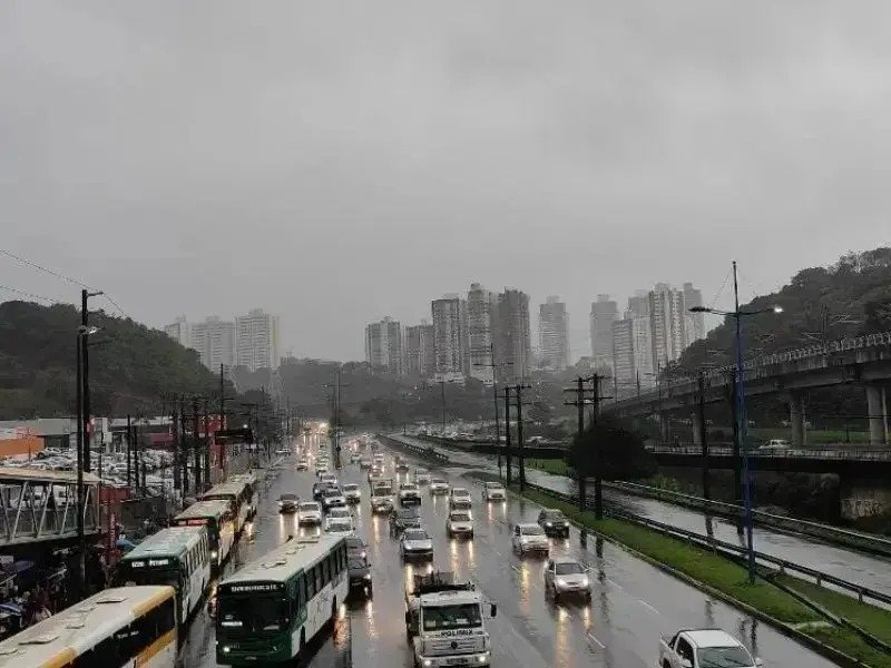 Imagem de Em dia chuvoso, Codesal registra 77 ocorrências nesta terça-feira (25)
