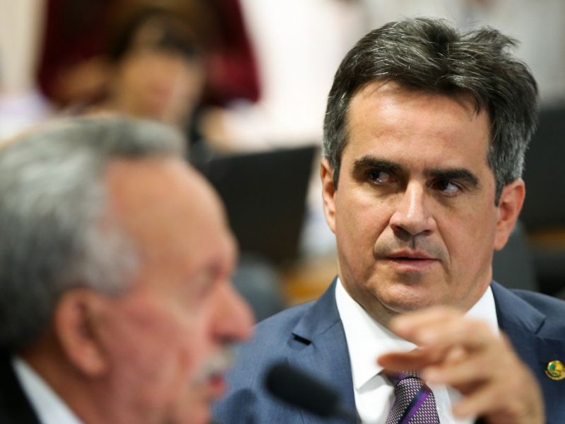 Imagem de Ministro de Bolsonaro diz que institutos de pesquisa se uniram para influenciar eleição