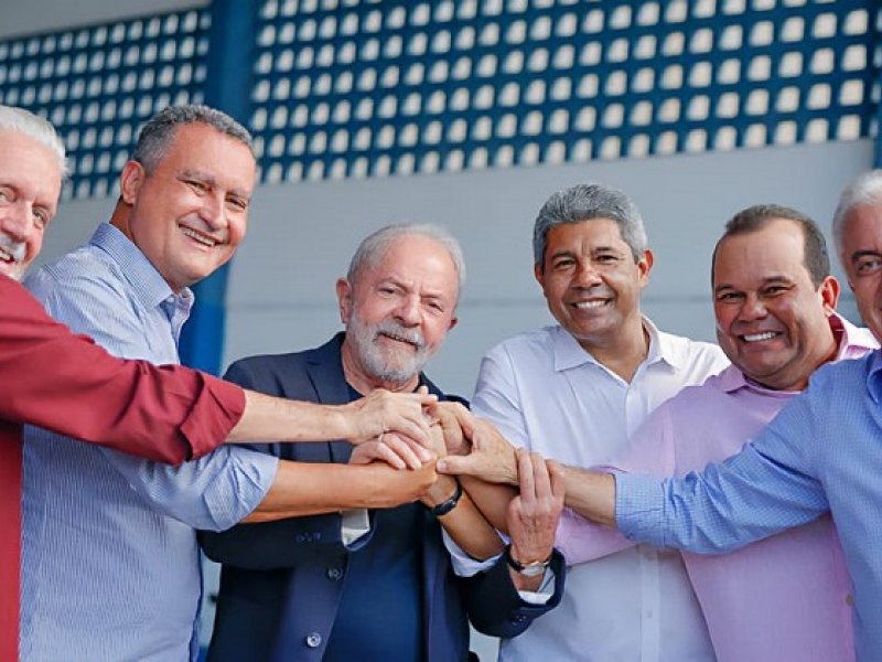 Imagem de Jerônimo e Rui Costa desembarcam em Brasília para reunião com equipe de Lula
