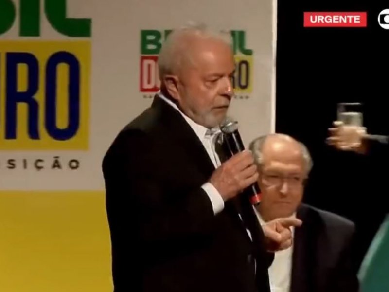 Imagem de Lula elogia coragem de Moraes e diz que relatório das urnas é "humilhante" para Forças Armadas