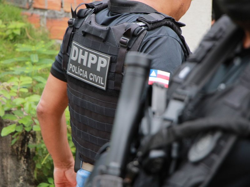 Imagem de DHPP prende homicida de Sergipe escondido em Valéria