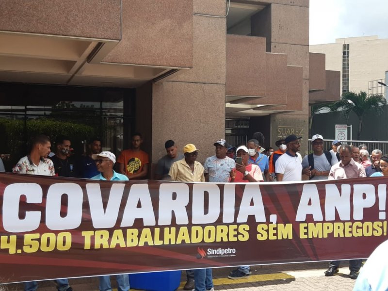 Imagem de Sindipetro faz ato contra paralisação dos campos da Petrobrás na Bahia 