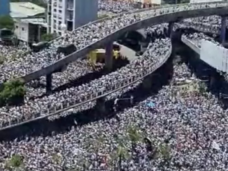 Imagem de VÍDEO: Festa ou guerra? Comemoração dos argentinos é marcada por invasão, prisões e torcedores feridos