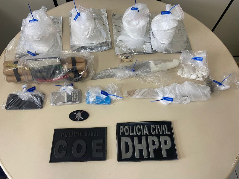 Imagem de DHPP e COE prendem homem por tráfico e apreendem R$ 100 mil em cocaína