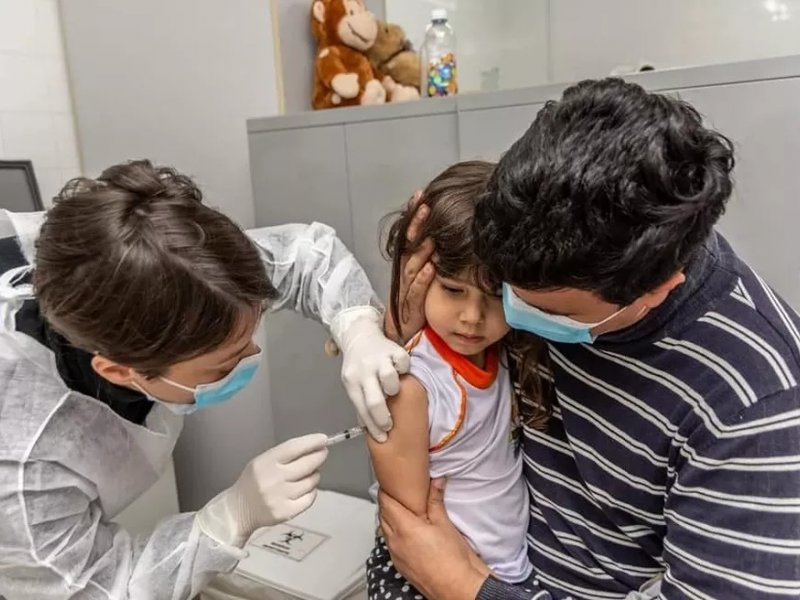 Imagem de Covid-19: procura pela vacina aumenta em 610% após ampliação de público-alvo infantil em Salvador