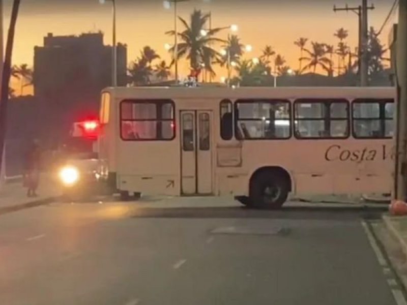 Imagem de Após decisão da polícia, transporte coletivo é retomado no Nordeste de Amaralina