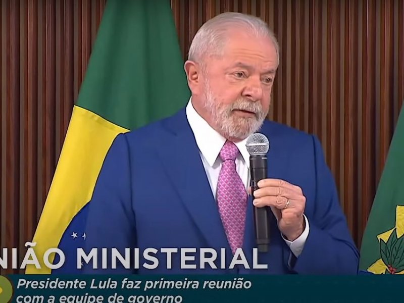 Imagem de Lula manda recado em reunião com ministros: 'Quem fizer errado será convidado a deixar o governo'