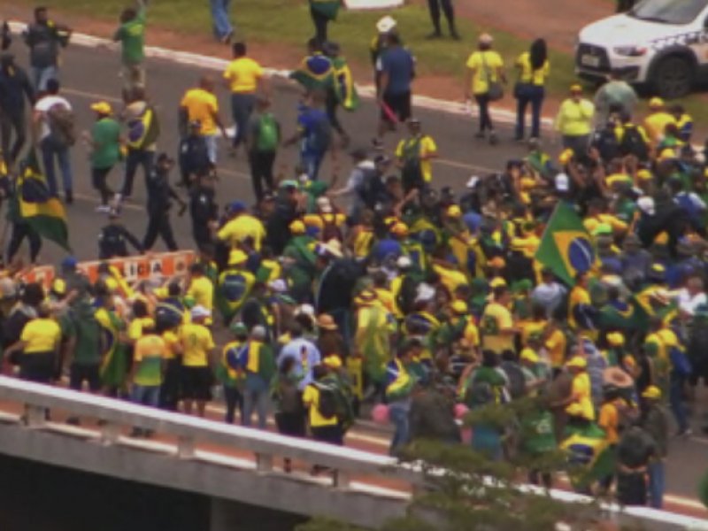 Imagem de “Legislativo responderá à altura”, diz Luciano Bivar sobre invasão em Brasília