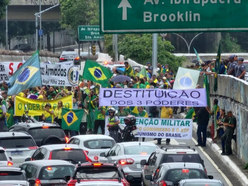 Imagem de Em São Paulo, bolsonaristas pedem “destituição dos Três Poderes”