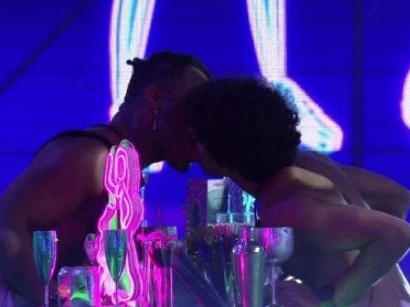 Imagem de BBB 23: Após beijos, Fred Nicácio critica Gabriel Santana: ‘fica sufocando’
