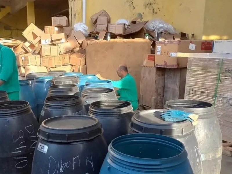 Imagem de Quatro toneladas e meia de medicamentos armazenados irregularmente são apreendidos na Bahia