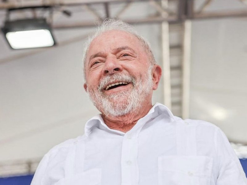 Imagem de Lula anuncia salário mínimo de R$1.320 e isenção do IR de R$ 2.640 com aumento progressivo