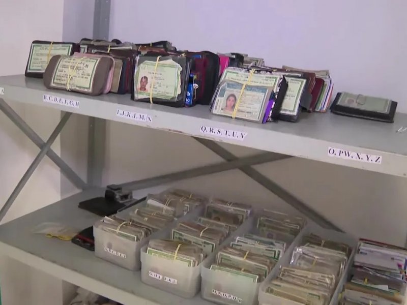 Imagem de Polícia encontra mais de mil documentos perdidos durante o carnaval de Salvador; saiba como resgatar