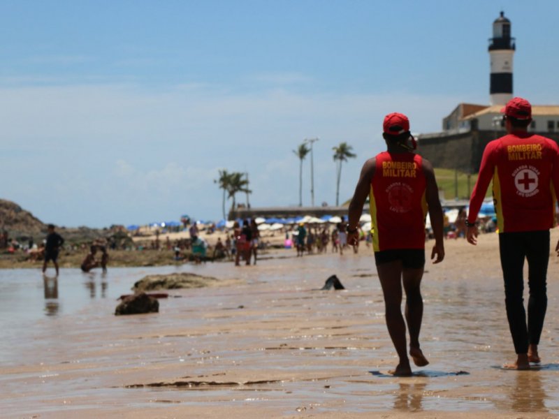 Imagem de Turista de 16 anos é resgatado por bombeiros após se afogar na praia da Barra