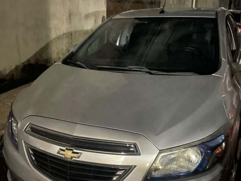 Imagem de Dupla é presa com carro roubado no bairro do Uruguai