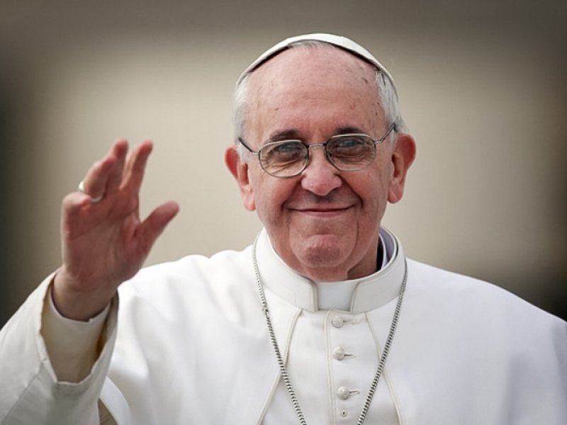 Imagem de Papa Francisco é internado em Roma com dificuldades respiratórias