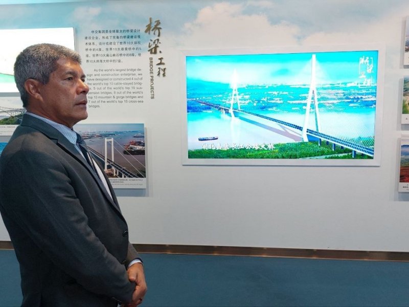 Imagem de Jerônimo revela novidades sobre a ponte Salvador-Itaparica após reunião com chineses: "reequilíbrio"
