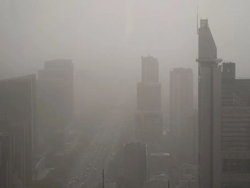 Imagem de Tempestade de areia atinge Pequim, na China, e polícia pede que pessoas evitem as ruas