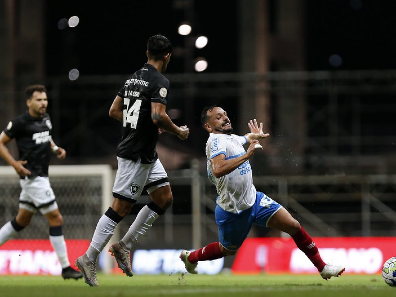Imagem de Bahia perde para o Botafogo e tem início complicado na Série A do Campeonato Brasileiro
