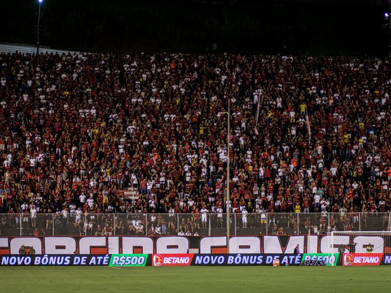Imagem de Vitória falha em marcação, perde para o Atlético-GO no Barradão e encerra sequência positiva
