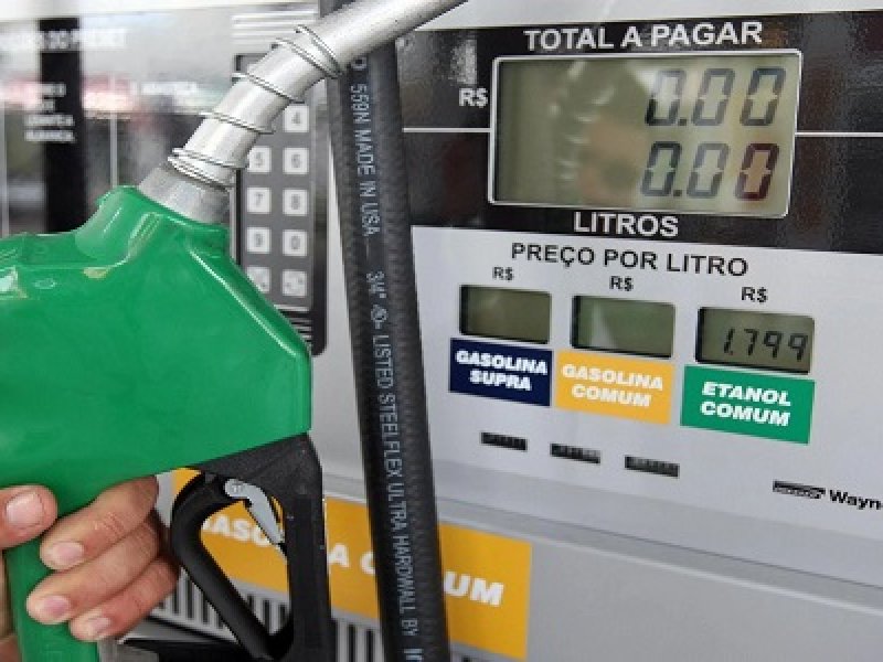 Imagem de Procon-BA notifica Acelen por conduta diante de nova política de preços da Petrobras