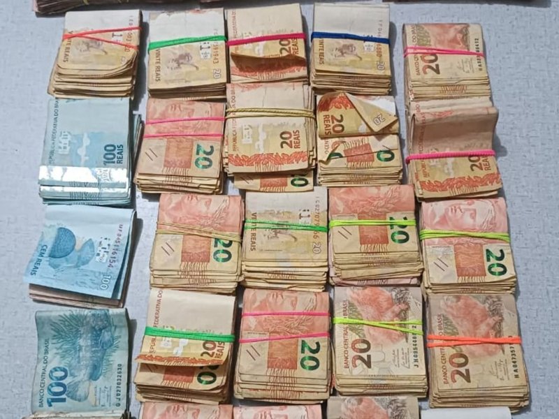 Imagem de Suspeito é preso com mais de R$ 30 mil roubados após fugir de delegacia no sudoeste da BA