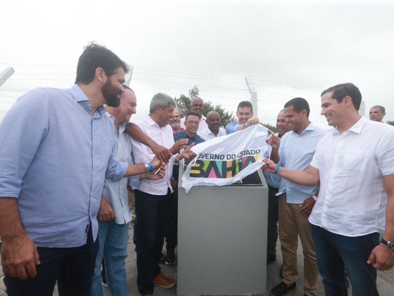 Imagem de Governador inaugura obras de pavimentação somando mais de R$ 60 milhões em rodovias e autoriza projetos em Castro Alves