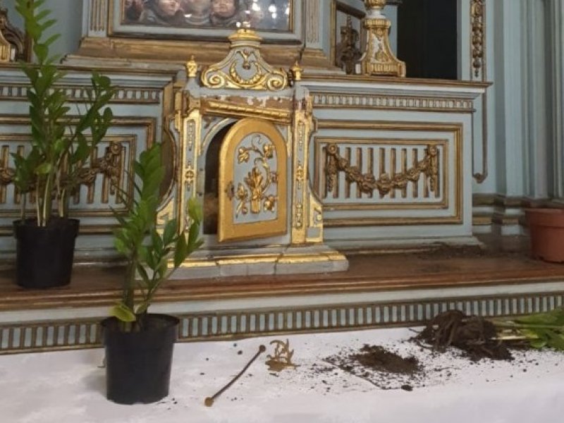 Imagem de Roubada três vezes, igreja em Salvador faz missa de desagravo pela profanação