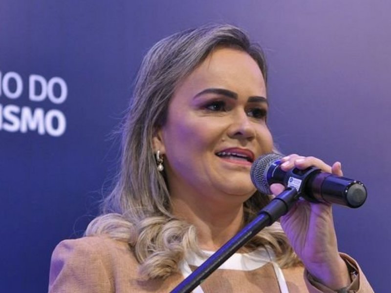 Imagem de Em meio à crise com Governo, ministra do Turismo dispara: 'alguns se disfarçam de bondosos'