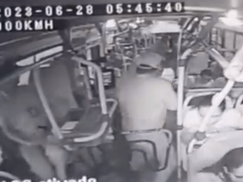 Imagem de Ex-PM é morto a tiros durante assalto a ônibus na Região Metropolitana
